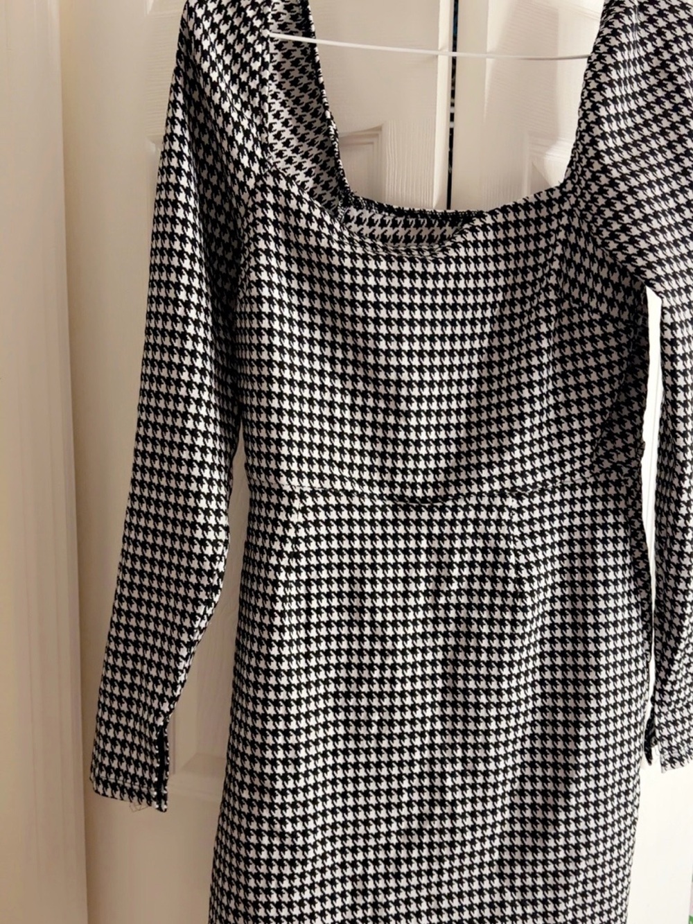 Mi Amore Black and White Houndstooth Midi Dress